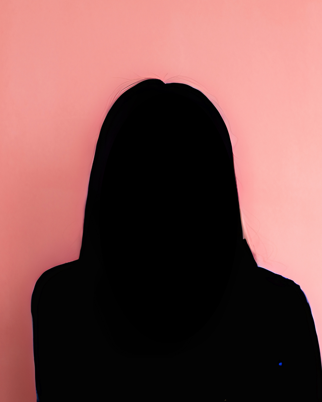 Anonymes Profilbild einer Mitarbeiterin. Silhouette Gesicht mit langen Haaren.